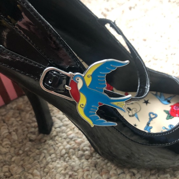 Pin up couture heels with sparrow. Size 8 - Picture 3 of 9